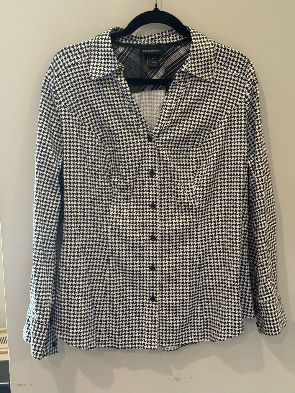Lane Bryant Black & White Houndstooth Button-Up Blouse